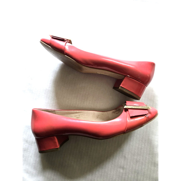 Louise et Cie Women's 'Brianna' Buckle Toe Pump Pink patent leather, US 8.5 - Picture 8 of 12